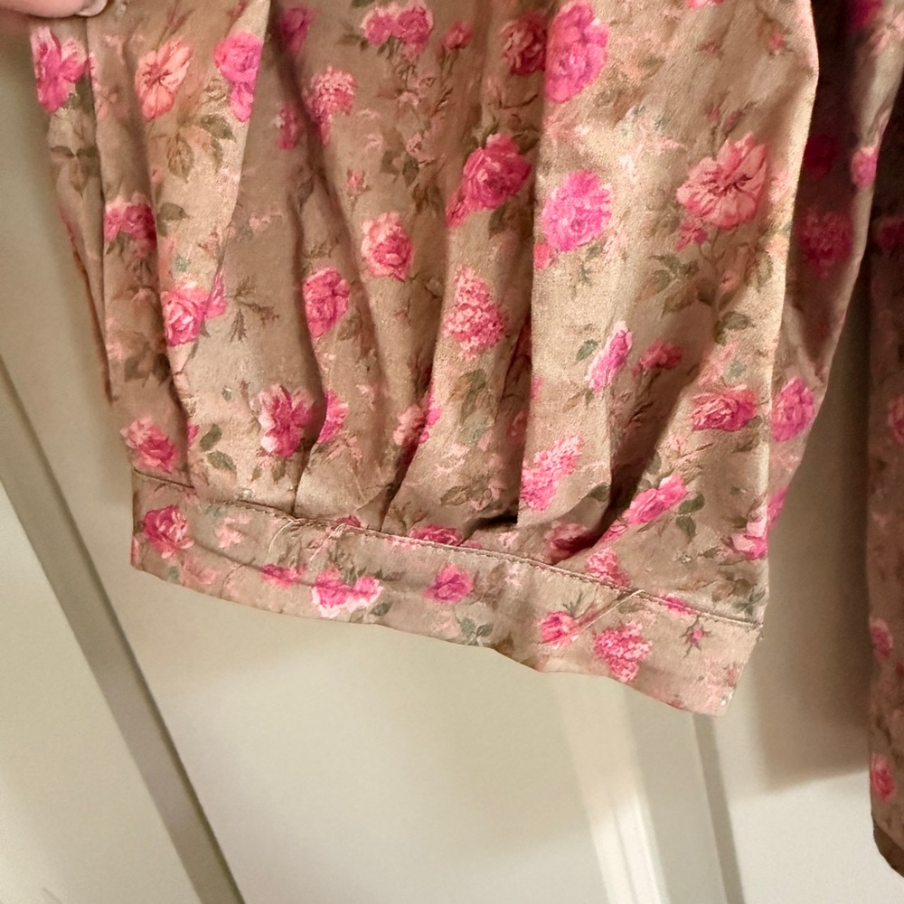 entro Pink Floral Pintuck Tie-Neck Blouse - Picture 4 of 4